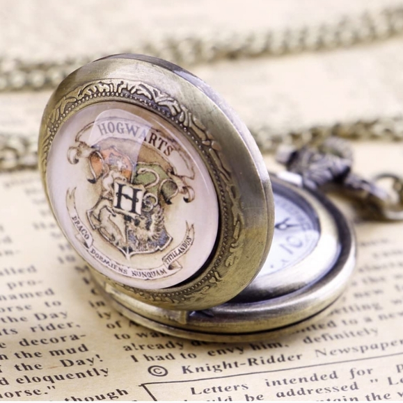 Harry Potter: Vreckové náhrdelníkové hodinky Rokfort
